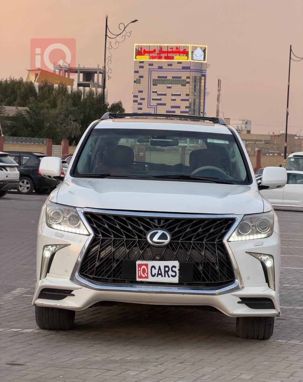 Lexus LX